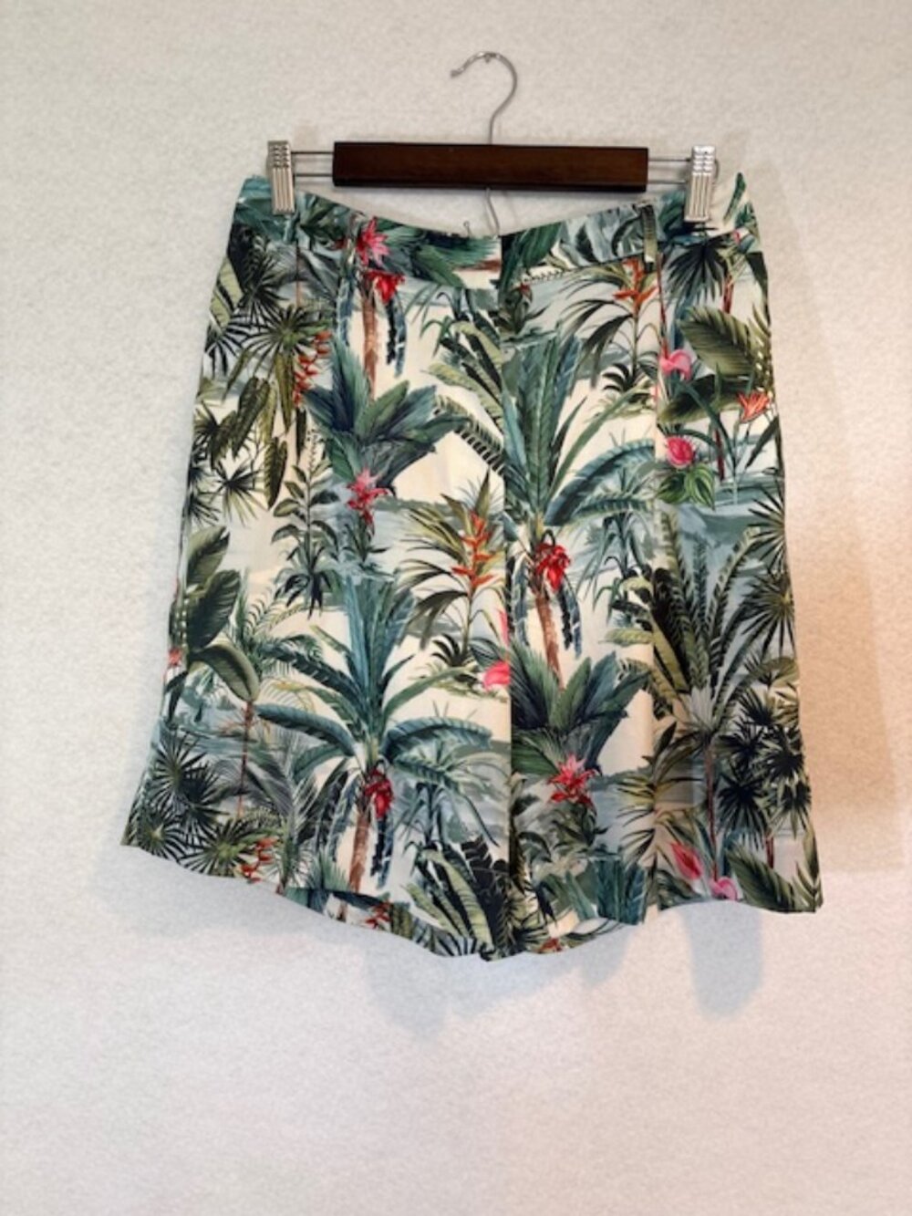 J. McLaughlin Womens 6 Tropical Print Green High Rise Bermuda Shorts Pleated NWT